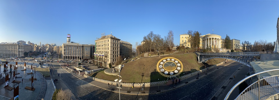 Квітковий годинник, Майдан Незалежності, Київ, Україна